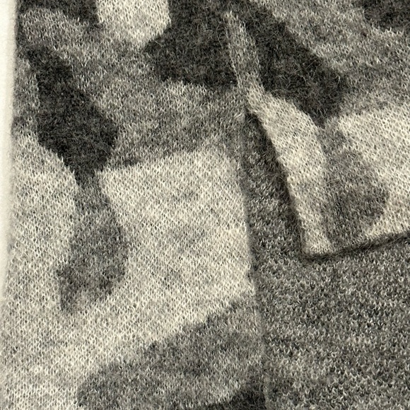 Athleta Undercover Camo Pullover Sweater Grey Wool Blend Alpaca Small - Picture 3 of 4